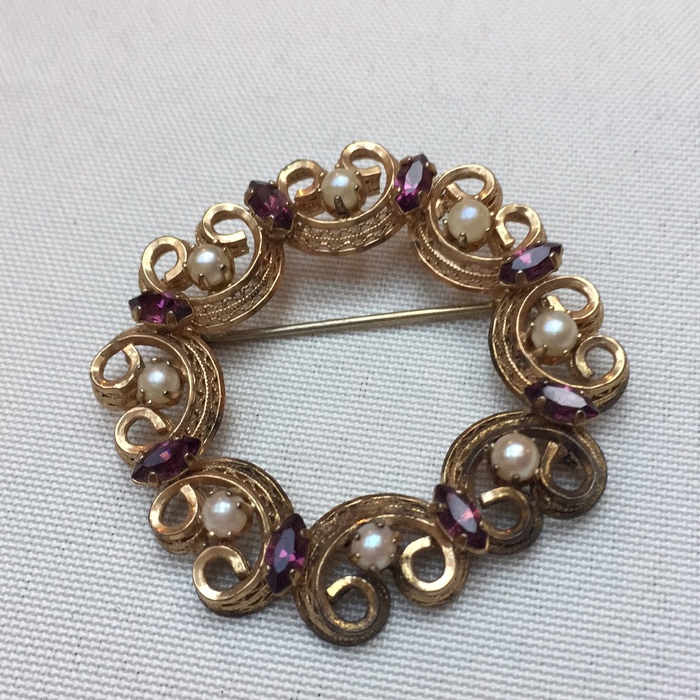 Vintage jeweled circle pin